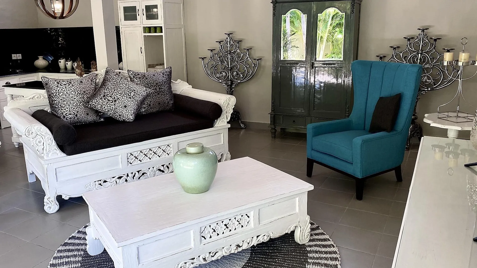 Frangipani Villa Seminyak סמיניאק